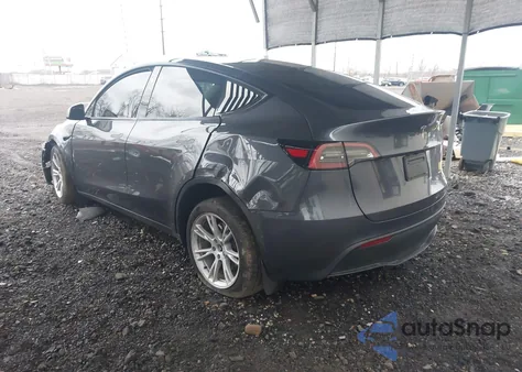 2023 Tesla Model Y Awd/Long Range Dual Motor All-Wheel Drive z USA, uszkodzony, nr VIN 7SAYGDEE3PA140727